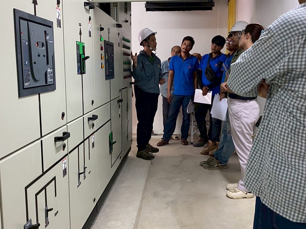 ตู้ควบคุมระบบไฟฟ้า (Electrical Control Cabinet)