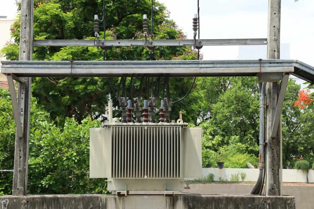 วิธีเลือกหม้อแปลงไฟฟ้าให้ใช้ได้นานไม่เสี่ยงช็อต