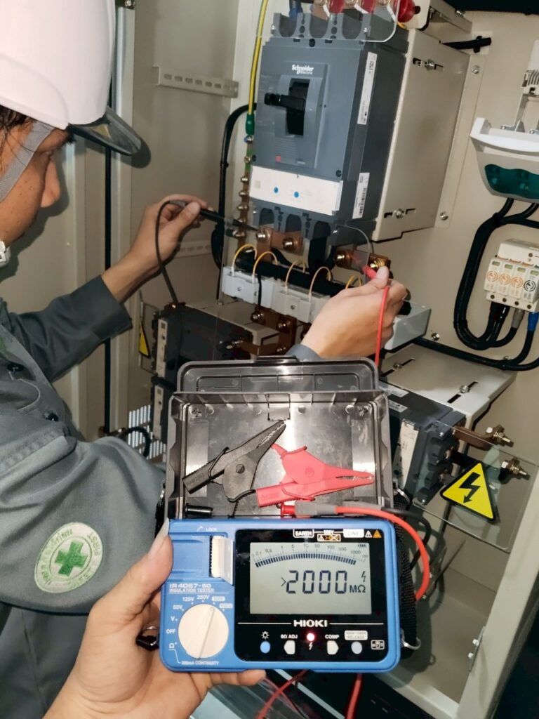 การตรวจสอบตู้ควบคุมไฟฟ้า